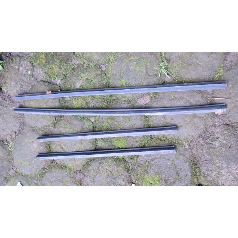 ORI TOYOTA Lis karet pelipit luar kaca kijang kapsul SET