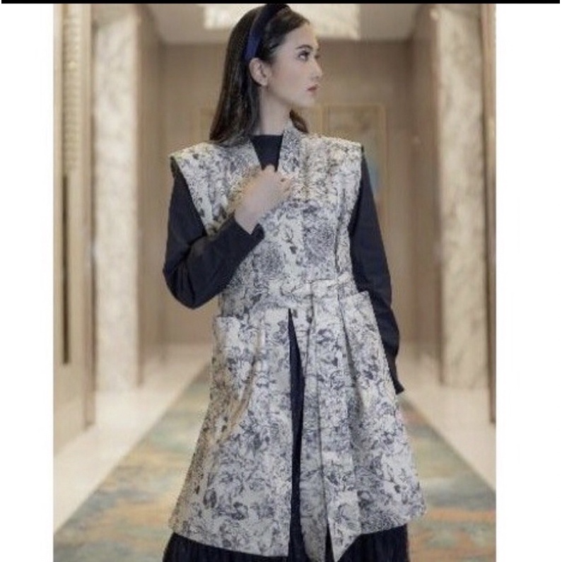 Benang Jarum x buttonscraves Le Jardin Bleu Long Vest