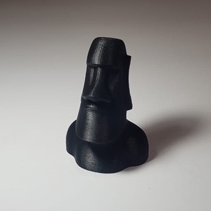 Patung emot batu Moai