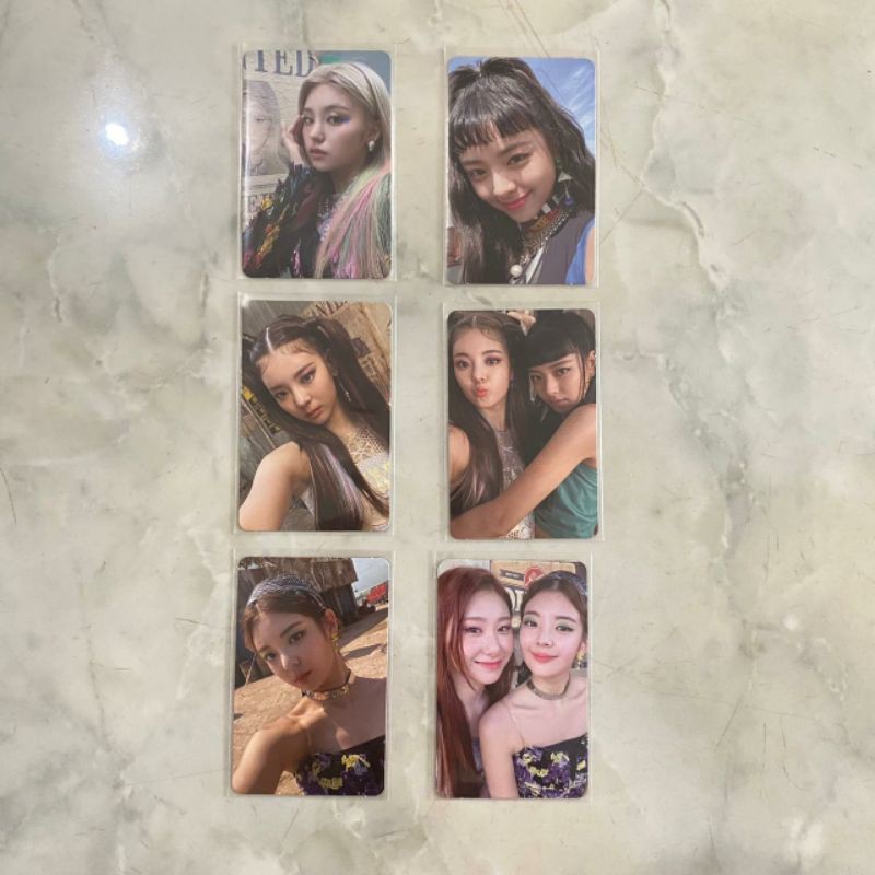 Photocard official + postcard album Itzy Not Shy yeji lia