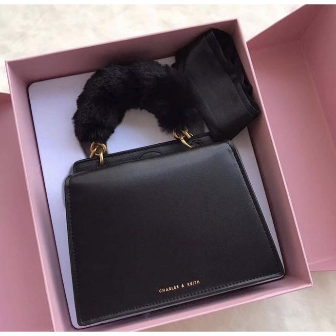 Tas Selempang Bulu Murah Wanita CK Charless n Keith 617 Black Gift Bag