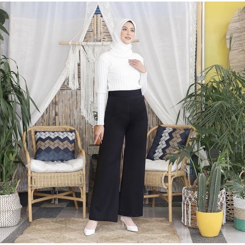 Cullote Highwaist Bone Pants ( kulot S-M ) ada garis diatas sedikit