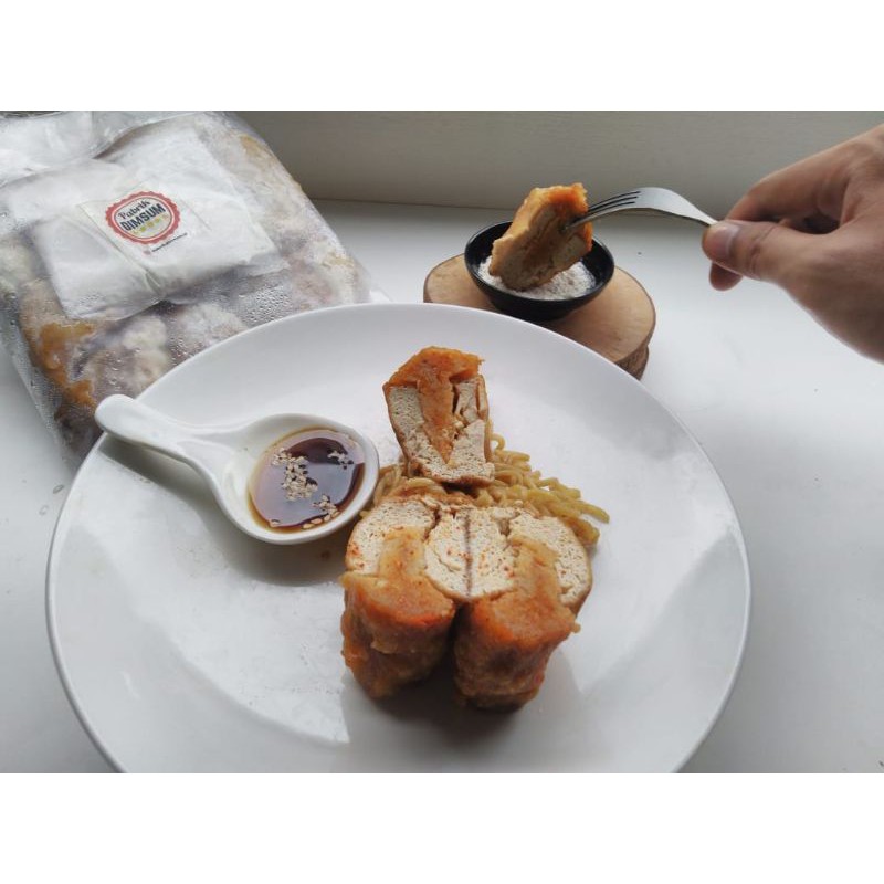 

Tahu Bakso Frozen isi 10 bisa kukus atau goreng atau rebus