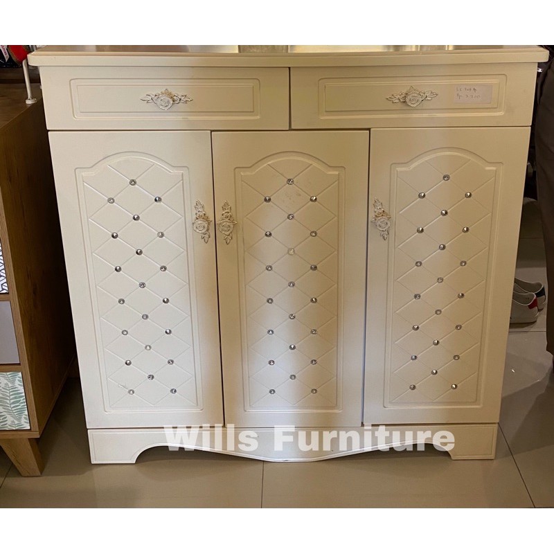 Buffet Tv Putih Laci