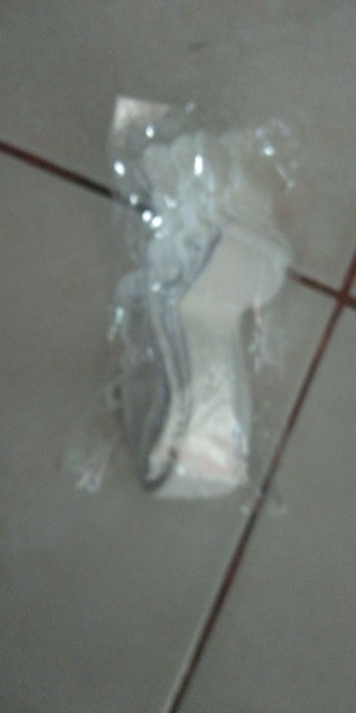 Pengait (penjepit) Sprei Karet Isi 4 Pcs.