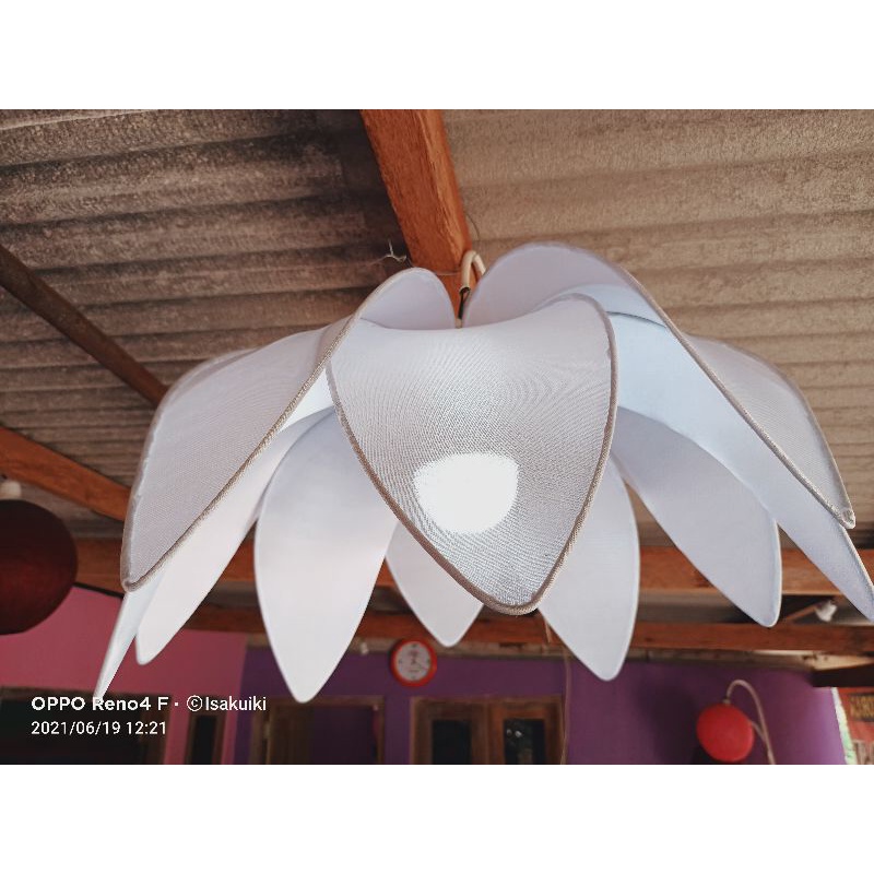 Kelopak lampu gantung dekorasi tenda