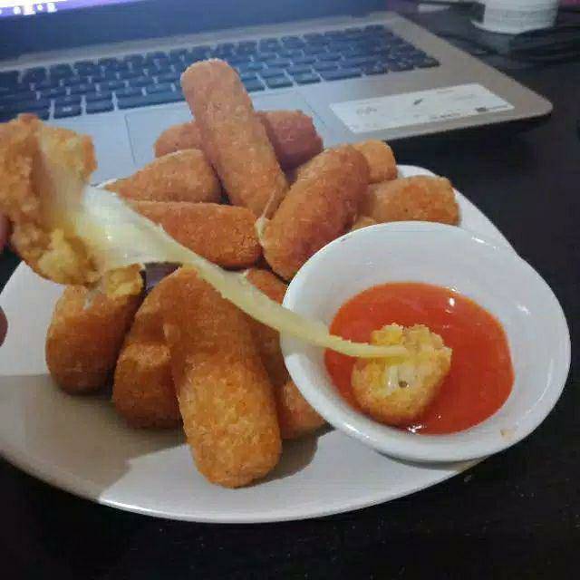 

Mozzarella goreng