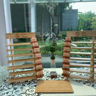 Rak display display kayu rak tangga kayu untuk bazar Rak display display kayu rak tangga kayu untuk bazar
