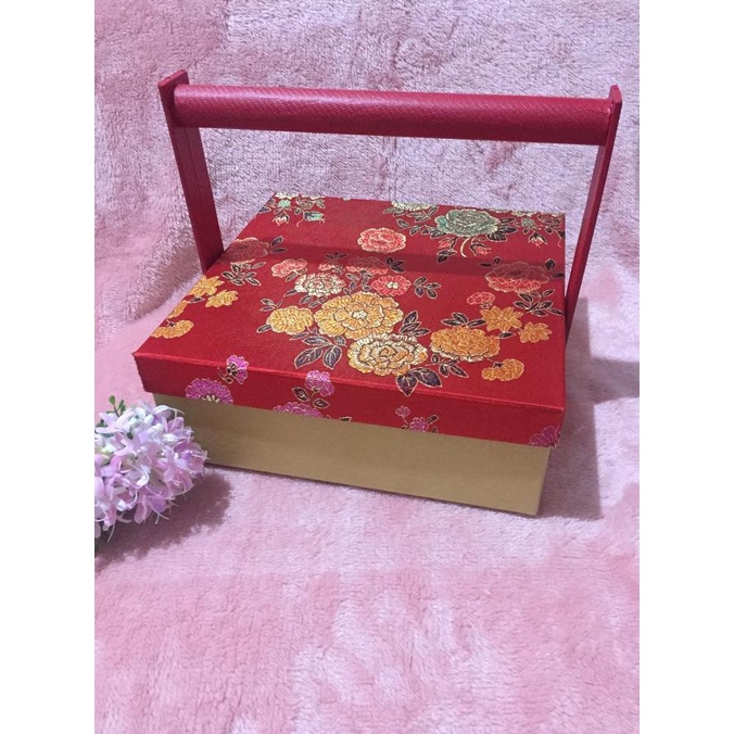 

[COD] Box kue imlek model gagang uk 23x23x9cm [COD]