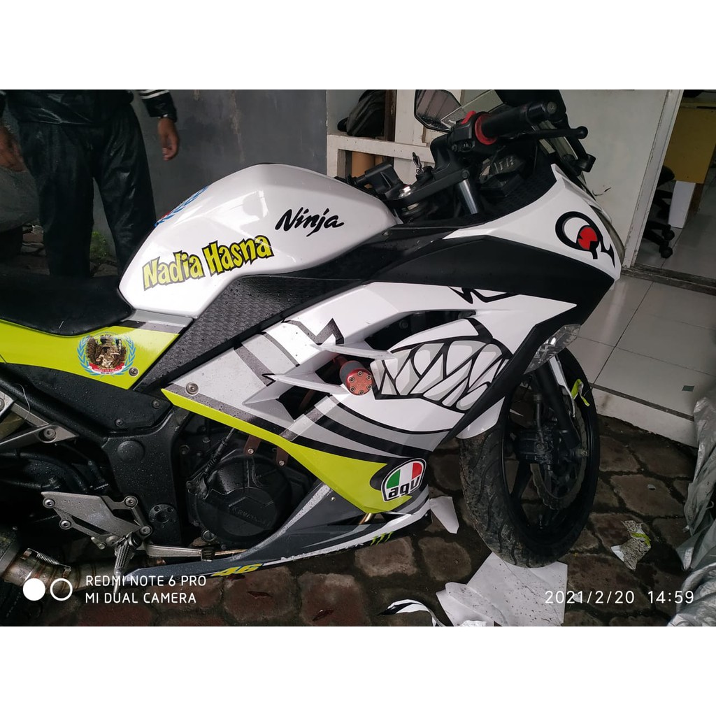 STIKER MOTOR NINJA 250 FI / DECAL MOTOR NINJA 250 FI SHARK WHITE