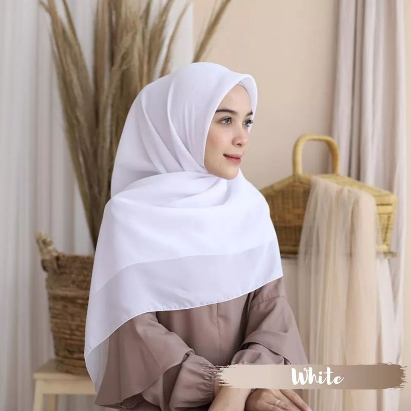 HIJAB BELLA SQUARE / SEGIEMPAT POLLYCOTON / POTTON SENJA-BELLA Putih