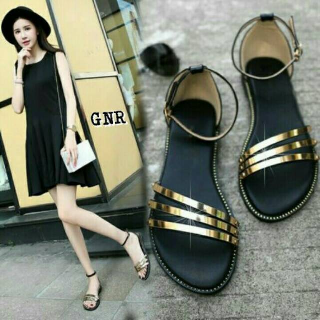 Sepatu sandal wanita remaja