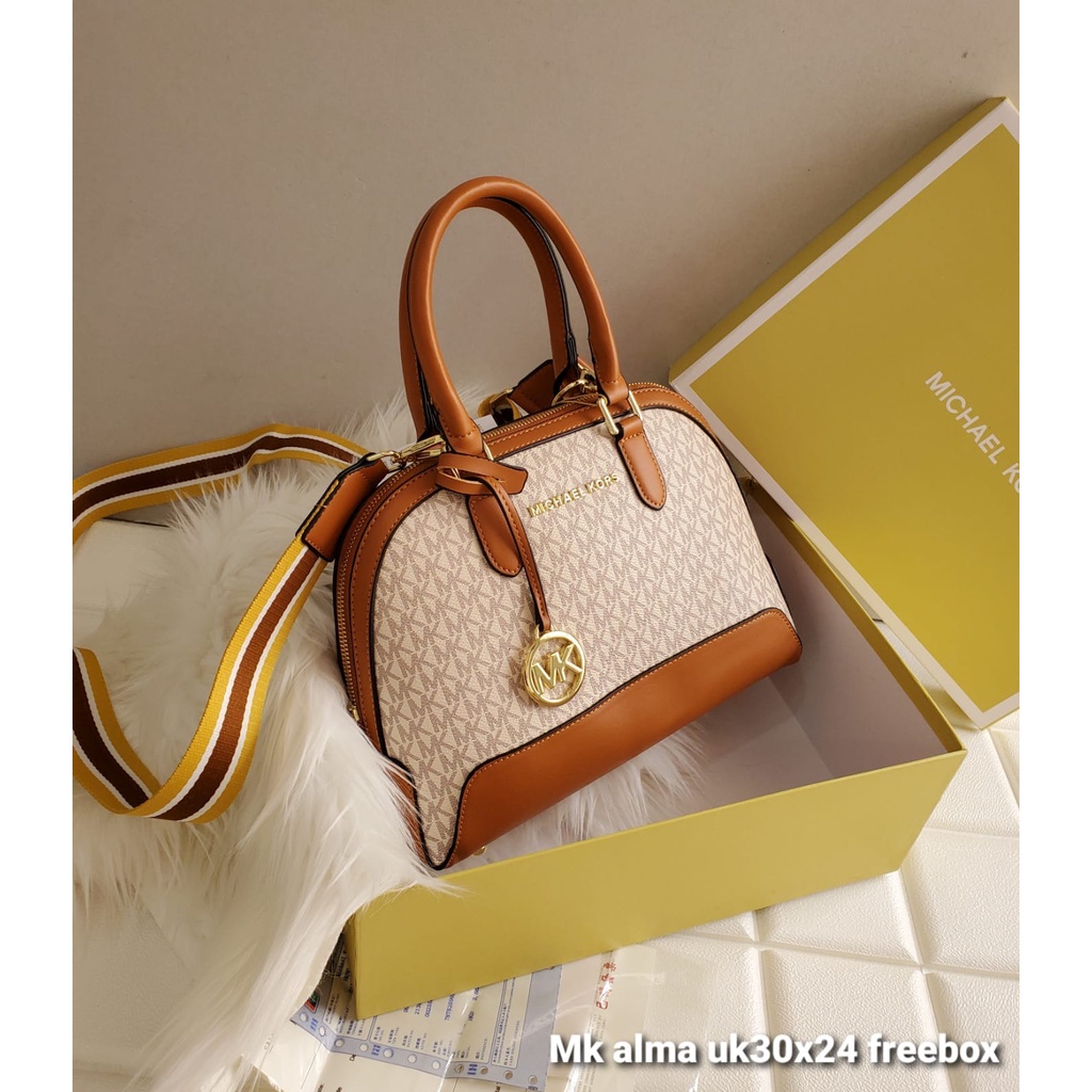 Tas MK Alma Size 30x24 free Box