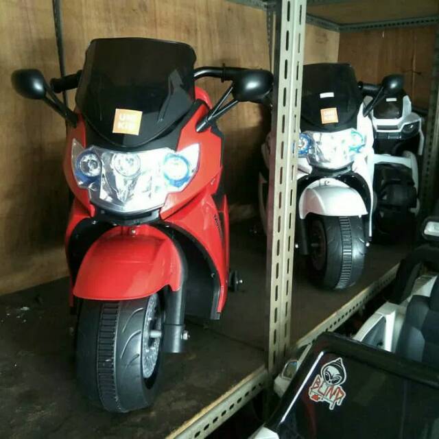 Mobil  aki Unikid mb 157