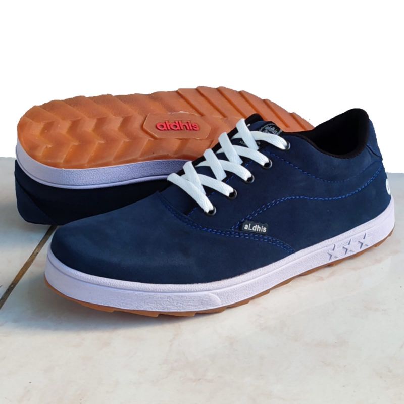 Sepatu Sneakers Pria Keren Sneaker Cowok Terbaru Vens Biru Navy Spatu Snekers Kekinian Buat Gaya Dan Nongkrong