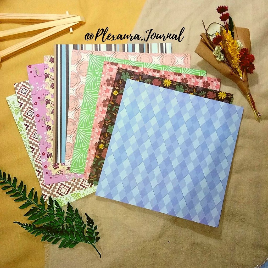 

Kertas motif 2 sisi untuk melengkapai scrapbook atau Bujo Bogor