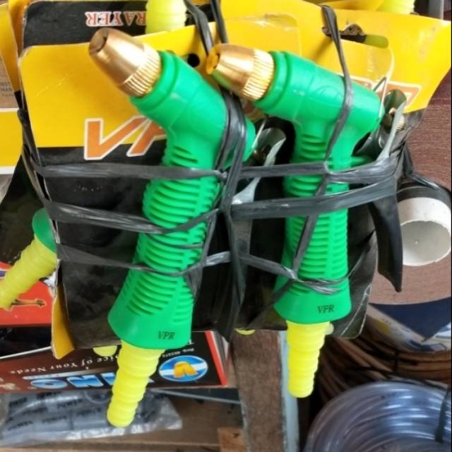 SEMPROTAN AIR TAMAN / TEMBAKAN AIR SELANG SEMPROTAN AIR SELANG / TEMBAKAN SELANG SEMPROTAN SELANG