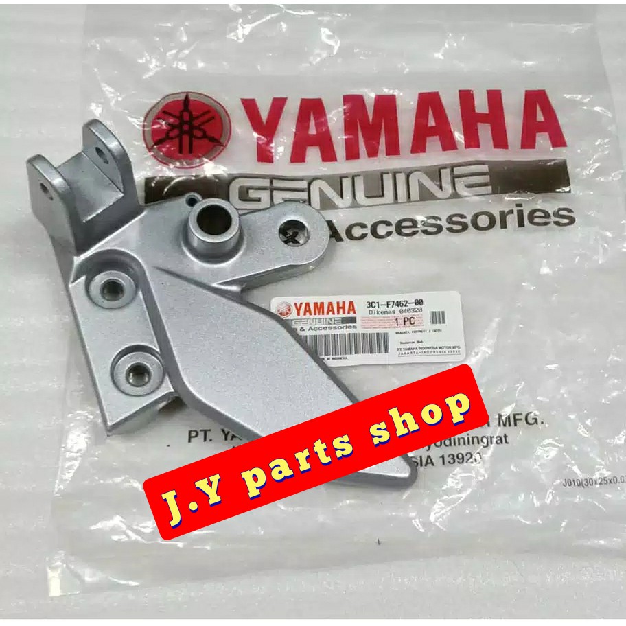 BESI BRACKET DUDUKAN FOOTSTEP FOOT STEP DEPAN KANAN VIXION LAMA OLD OVI ORIGINAL YGP 3C1-F7462-00