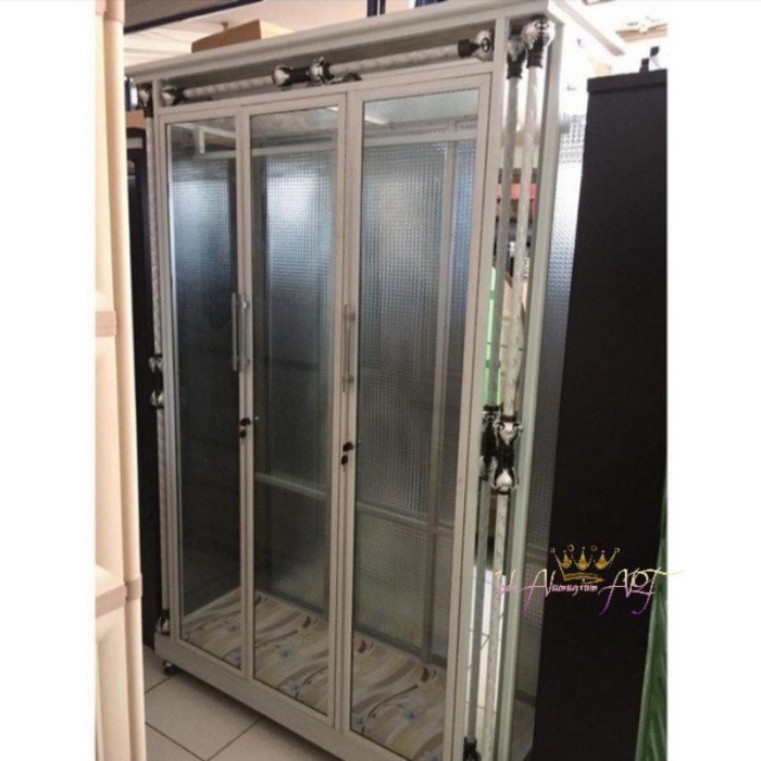 Lemari Pakaian / Baju Pintu 3 Kaca Bahan Alumunium