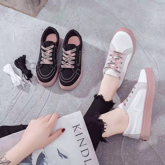 SEPATU WANITA BAHAN KANVAS 8805