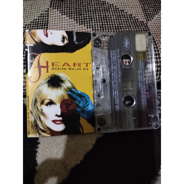 kaset pita heart / desire walk on