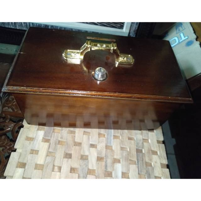 KOTAK AMAL KAYU JATI