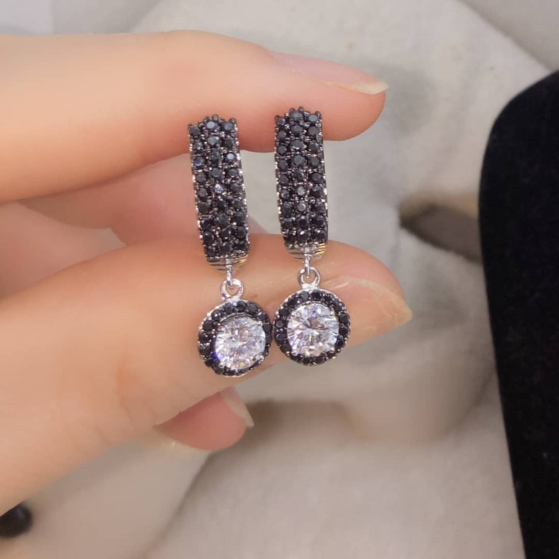 Anting Giwang Titanium Black Silver Full Diamond Xuping Antikarat