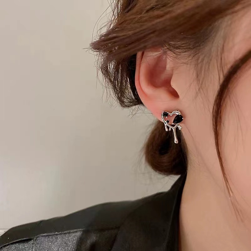 Anting Bentuk Hati Gaya Harajuku