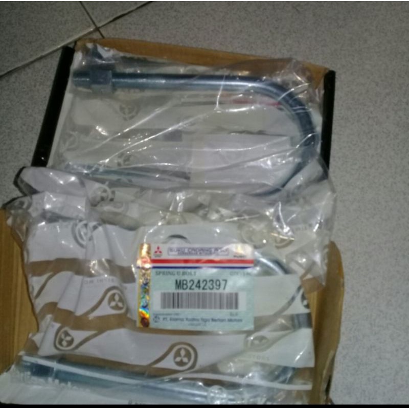 Spring U Bolt Mitsubishi L300 MB242397 Original