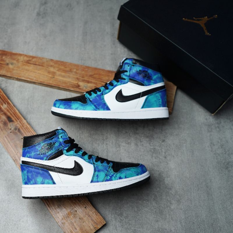 Sepatu Air Jordan 1 High OG Tie-Dye