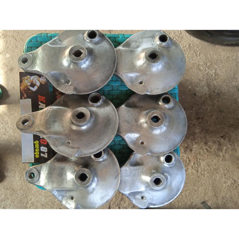 tutup tromol belakang c70. 700.800 astra 69 gablok