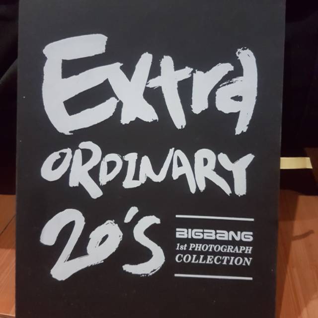 RARE BIGBANG FIRST PHOTOBOOK - EXTRAORDINARY 20s (+POSTER)