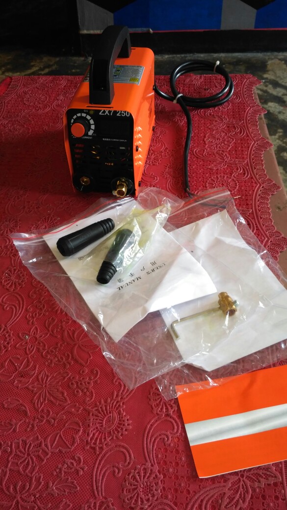 Alat Mesin Las Mini Welding Machine Hasil Arus 20- 250a  2 Buah Lubang  Mencolok Rod Las Dengan Ukur