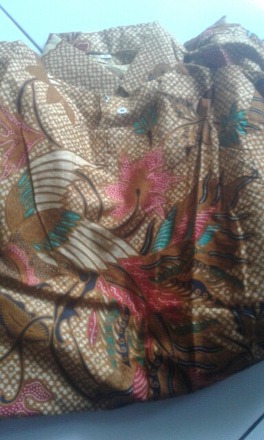 Atasan Batik Motif Kupu Kuning