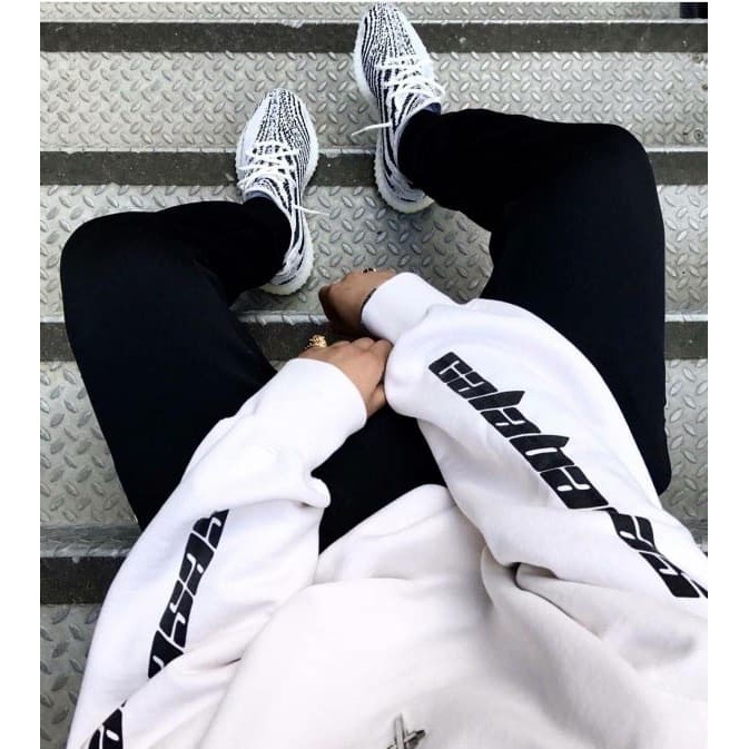 Sweater Crewneck YEEZY CALABASAS - Putih, XL FASHION DISTRO COWOK CEWEK GAYA TERBARU ABG Z9Z3