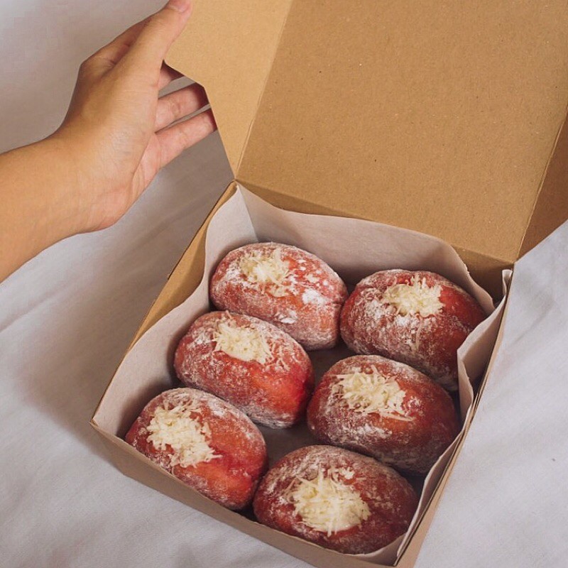 

BOMBOLONI DONUT RED VELVET W/ CREAM CHEESE (PO H-1)