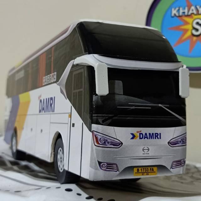 Miniatur bus SR 2 DAMRI