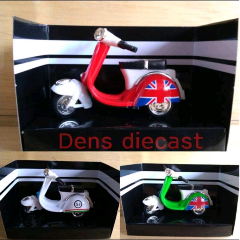 Miniatur scooter vespa merek skala 18