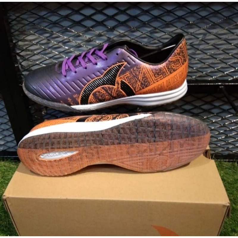 SEPAT FUTSAL ORTUSEIGHT CATALYST CHYPER IN AURORA LIMITED EDITION