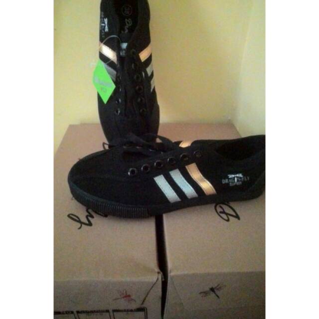 Sepatu dragonfly atau capung bukan kodachi