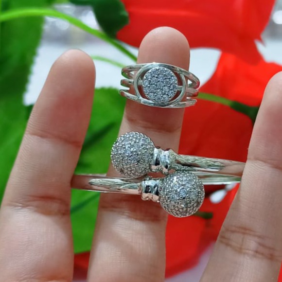 Gelang TITANIUM Anak free Cincin Bangle Mata Tidak Karat/TERLARIS (COD)