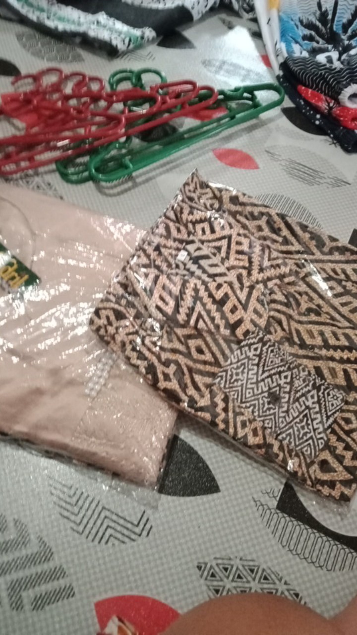 Ada Anak Cowok-couple Batik Olivia Free Selendang Bahan Katun Halus Mix Brokat Tulle Mutiara