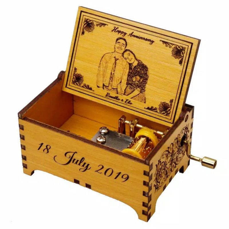 KOTAK MUSIK KAYU BESAR MANUAL COSTUM FOTO + TEKS / KADO ULANG TAHUN, ANNIVERSARY / KADO UNIK & LUCU