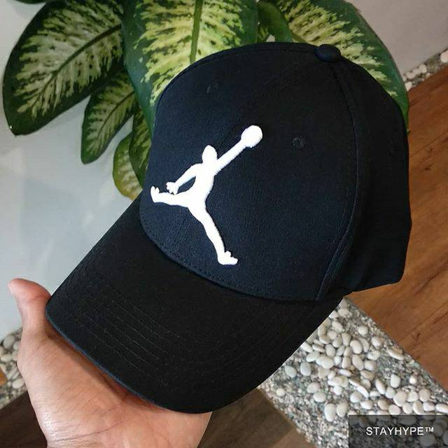 harga topi nike air jordan