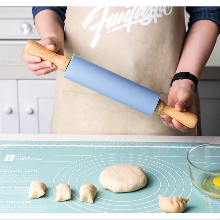 Rolling Pin Silikon Penggiling Adonan Pegangan Kayu Anti Lengket / Rolling Pin Food Grade / BPA Free