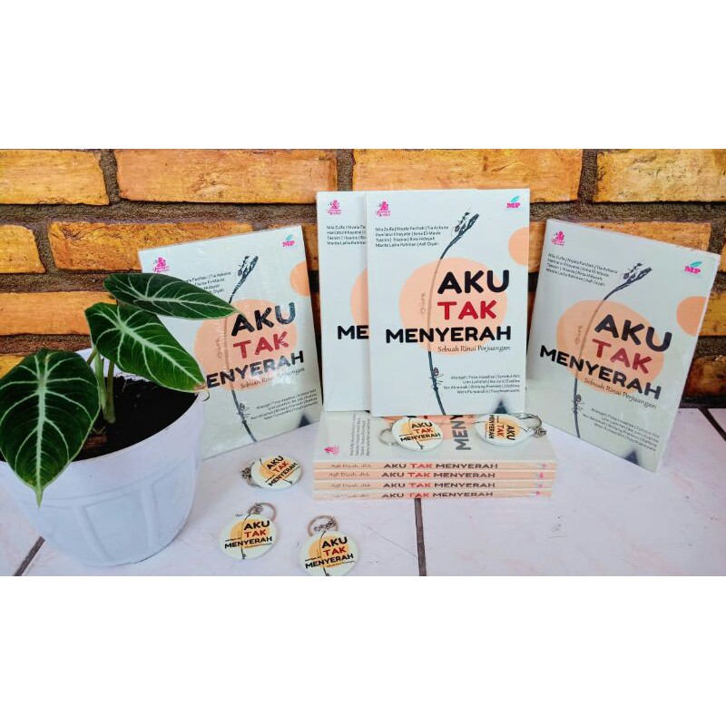 Jual Buku Antologi Puisi Perjuangan Aku Tak Menyerah | Shopee Indonesia