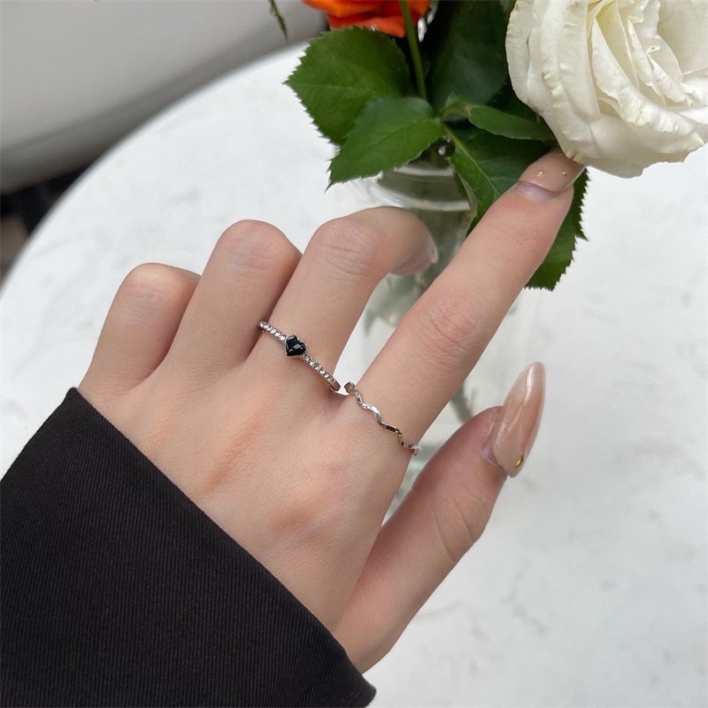 2pcs / Set Cincin Jari Telunjuk Desain Hati Warna Hitam