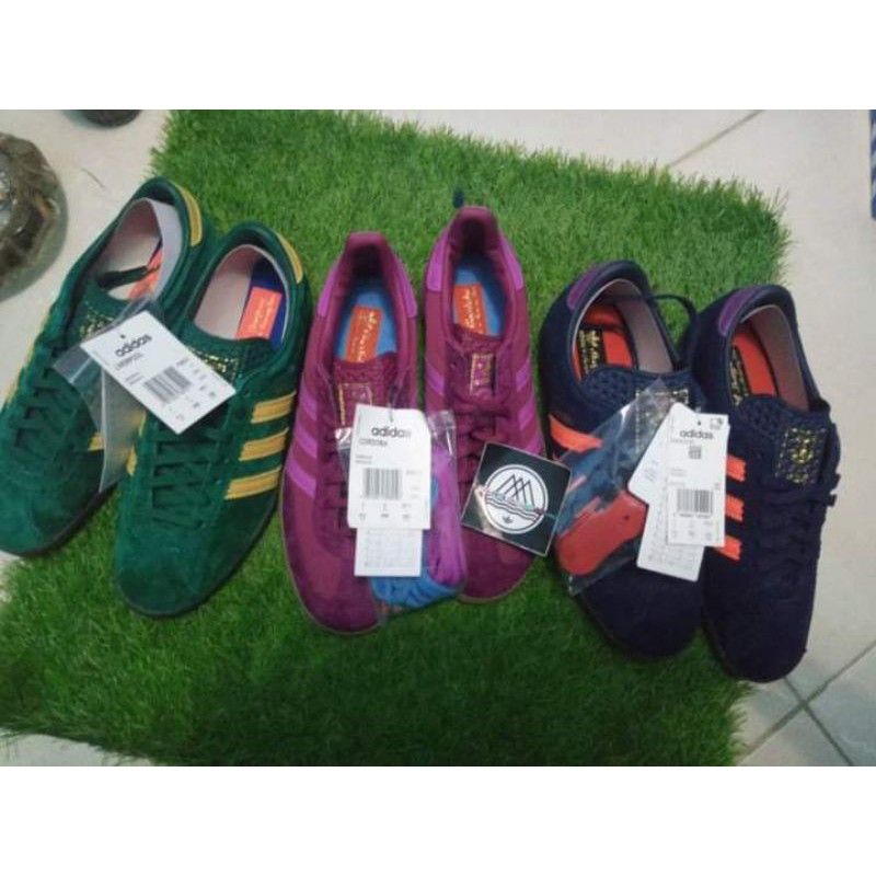 SEPATU ADIDAS LIVERPOOL