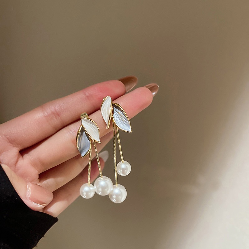 Anting Tusuk Gantung Desain Pita Hias Mutiara + Kristal Gaya Trendy / Mewah Berkilau Untuk Wanita