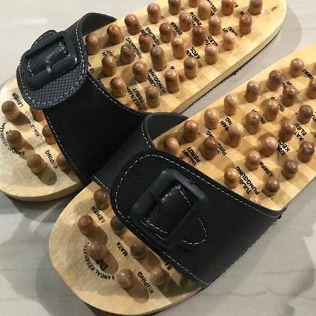 SANDAL KESEHATAN  / SANDAL REFLEKSI / SANDAL KAYU  / SANDAL REMATIK PRIA DAN WANITA / SANDAL TERAPI